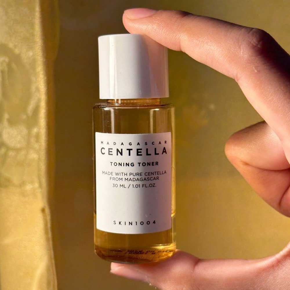 Skin1004 Madagascar Centella Toning Toner 30 ml – Korean toning and soothing toner with centella